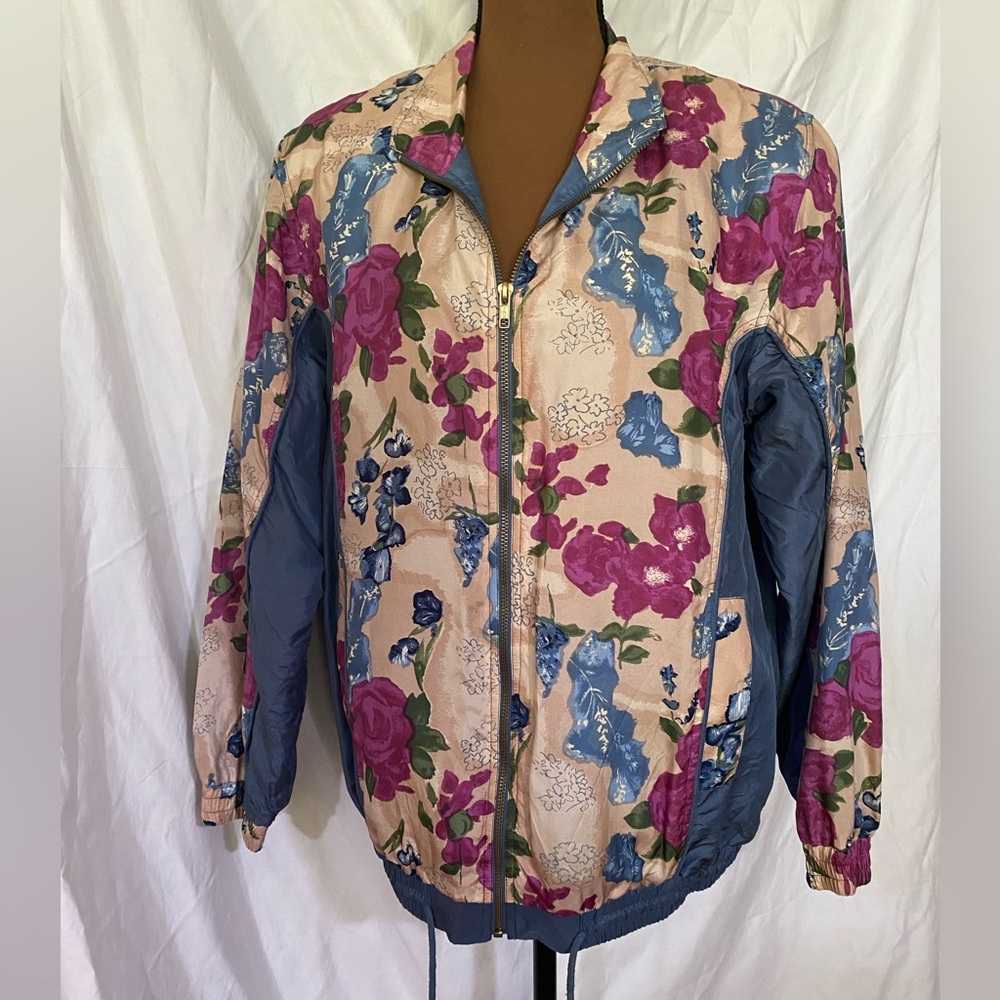 100% Silk Floral Women's light Jacket Medium